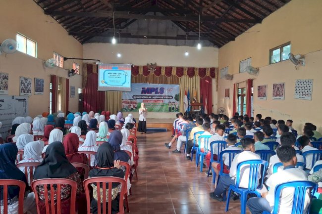 SOSIALISASI TENTANG BAHAYA NARKOBA DAN BULLYING DI SEKOLAH