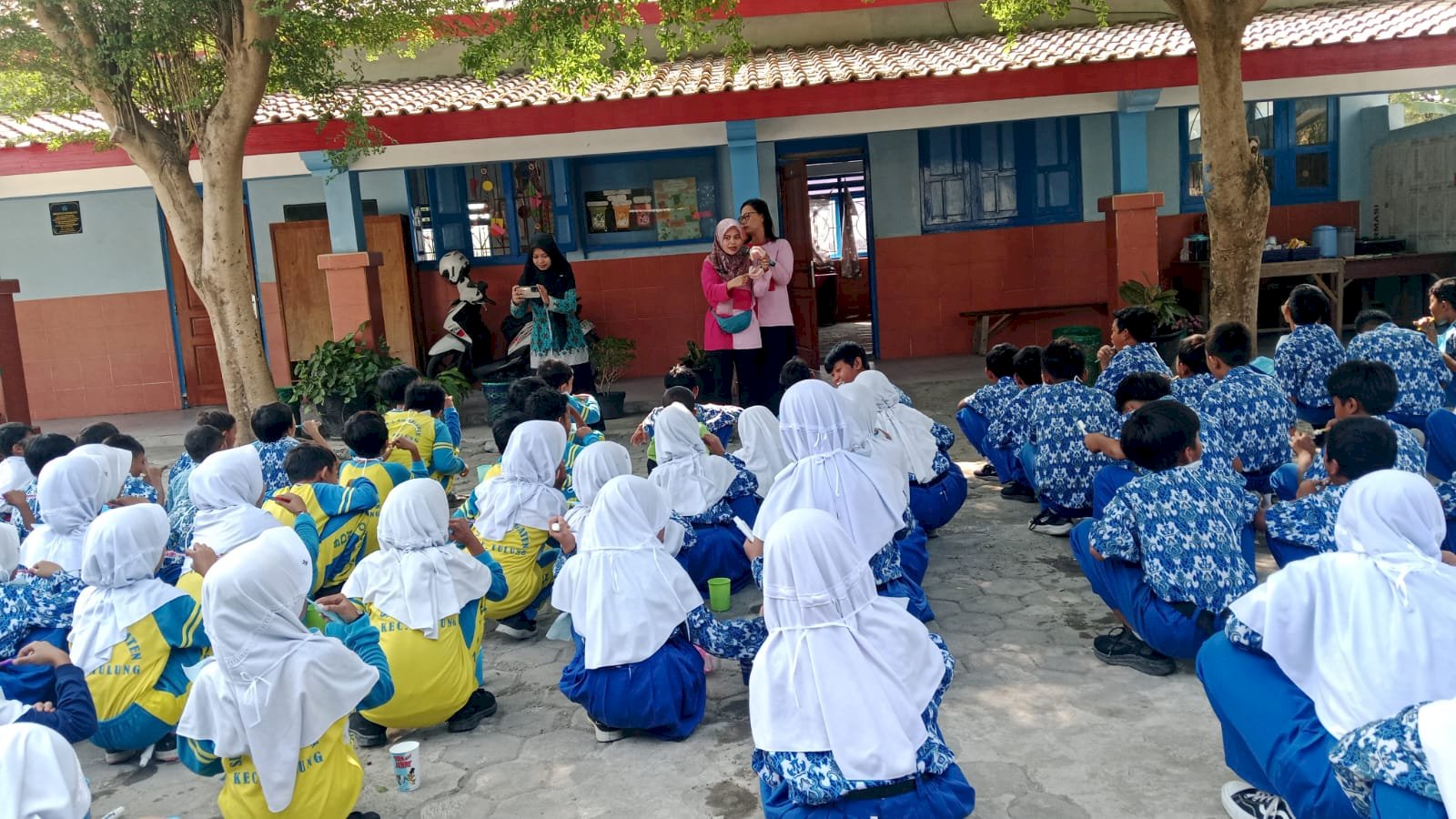 CKG ANAK SEKOLAH DAN PEMBERIAN FLOURIDE (VITAMIN UNTUK GIGI)